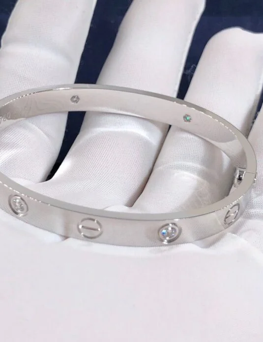 18K WEISSGOLD LIEBE-ARMBAND DIAMANTEN 4