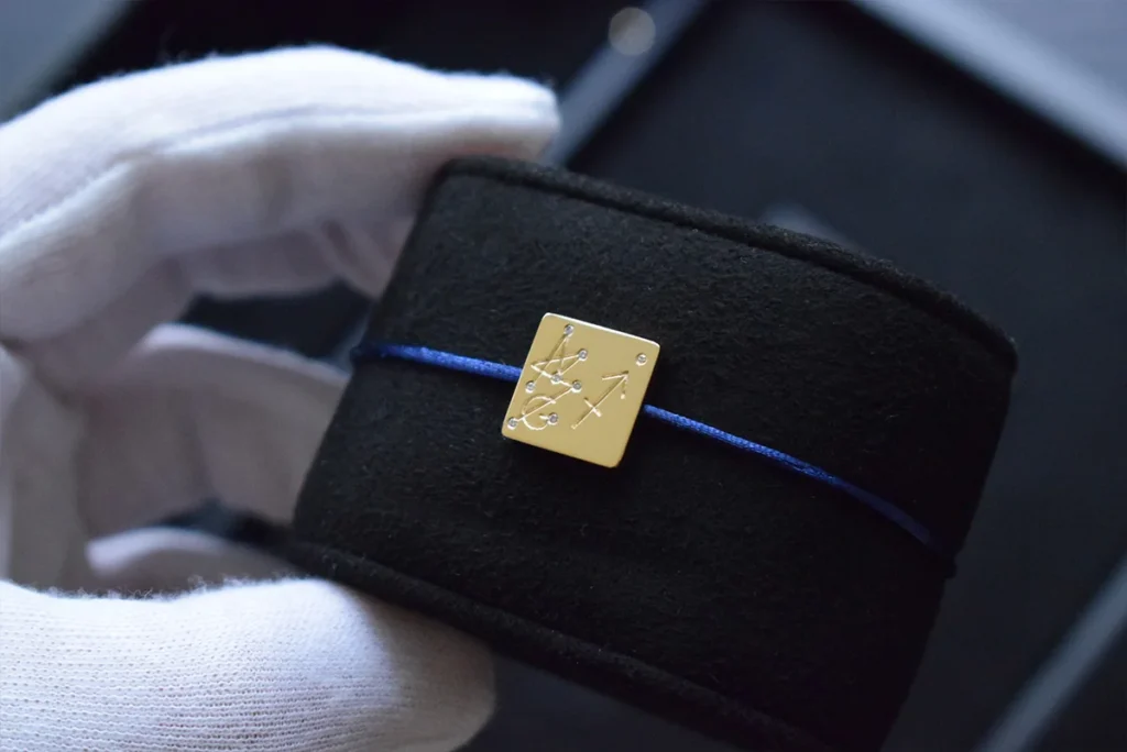 Bracelet à cordon en or 18 carats diamants