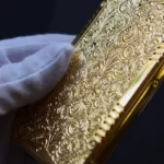 24K镀金iPhone 16 Pro Max，带3D雕刻