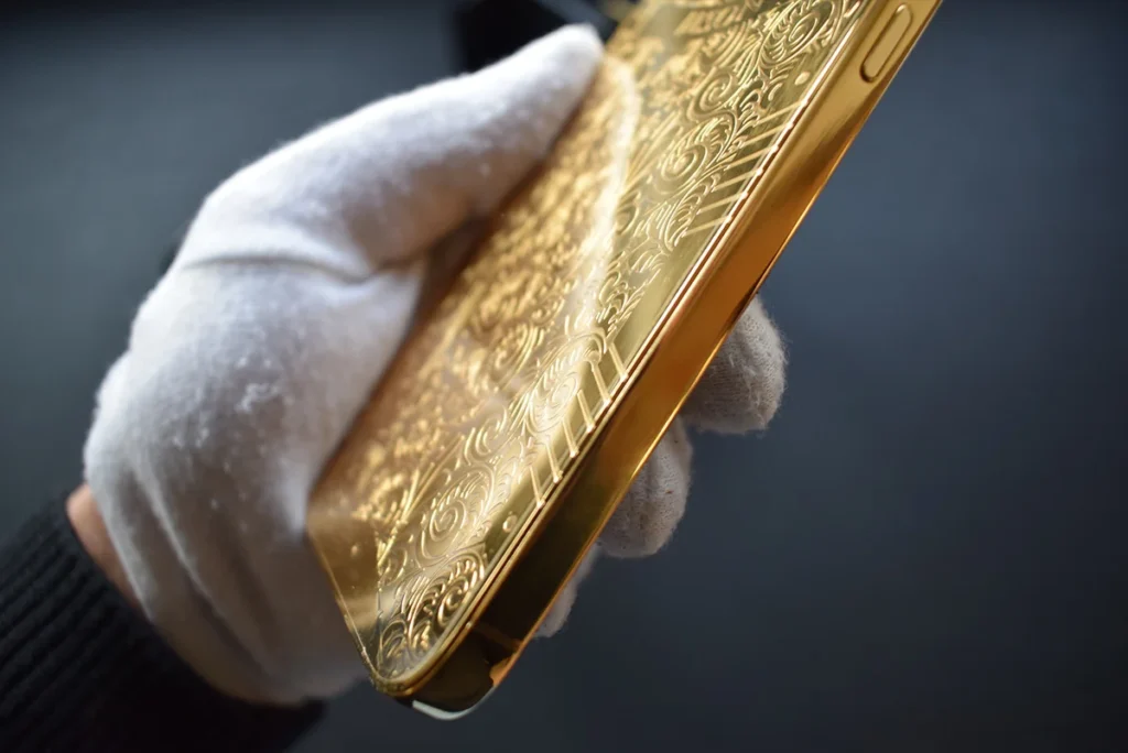 24k Gold 16 Pro Max Unterseite