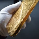 24k Gold 16 Pro Max Blumenedition