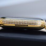 Apple Watch 8 de oro de 24k con diamantes y cocodrilo