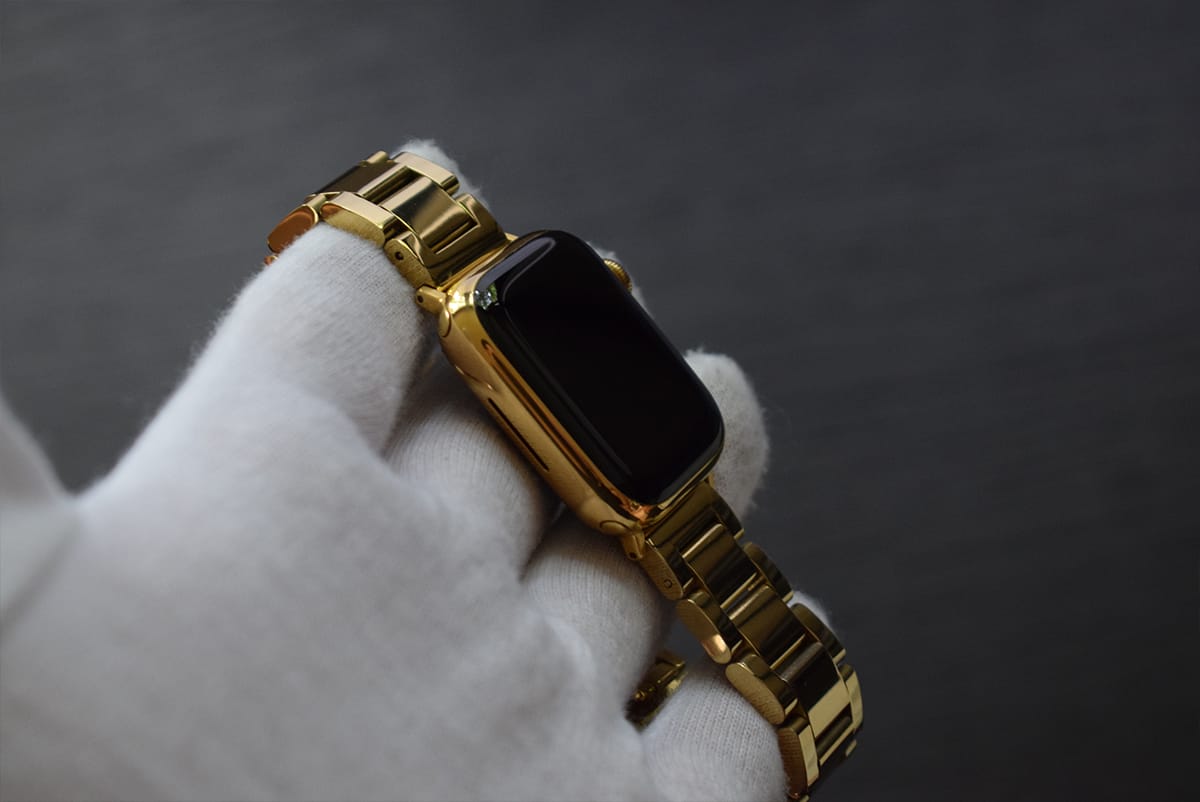 24k-gold-apple-watch-9-with-strap-side brown-crocodile-duffle-bag-weekender-