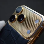 iPhone 17 Pro Max crocodile d'oro 24k e incisione