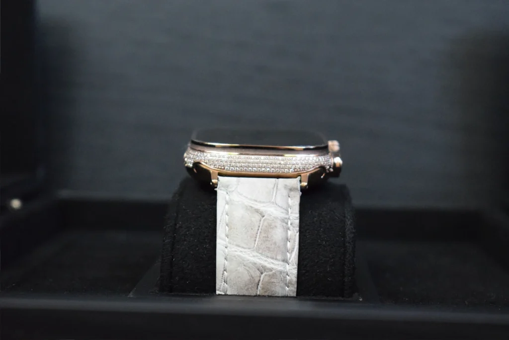 Apple Watch Ultra Diamonds2 in oro rosa 24 carati