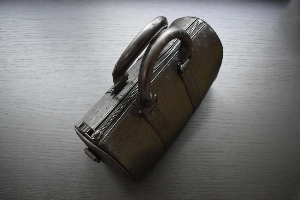 ALWAYS LATE DUFFLE OSTRICH