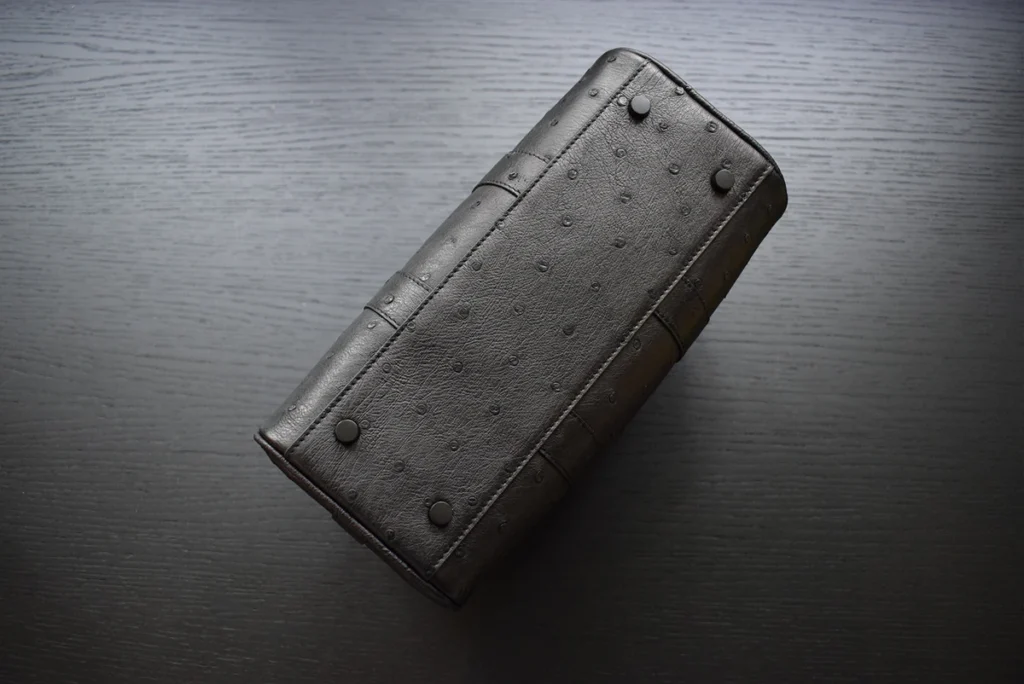 ALWAYS LATE DUFFLE OSTRICH BOTTOM