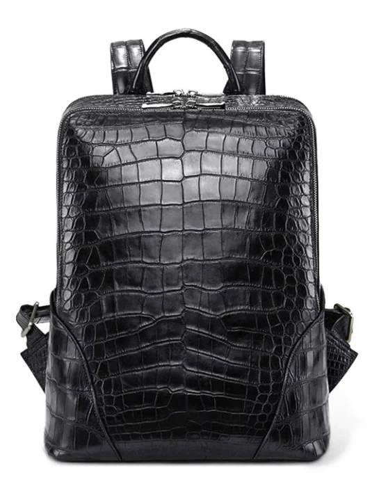 حقيبة ظهر من جلد التمساح الأسود بنقشة متقشرة وجيبين، معروضة من الأمام والجانب