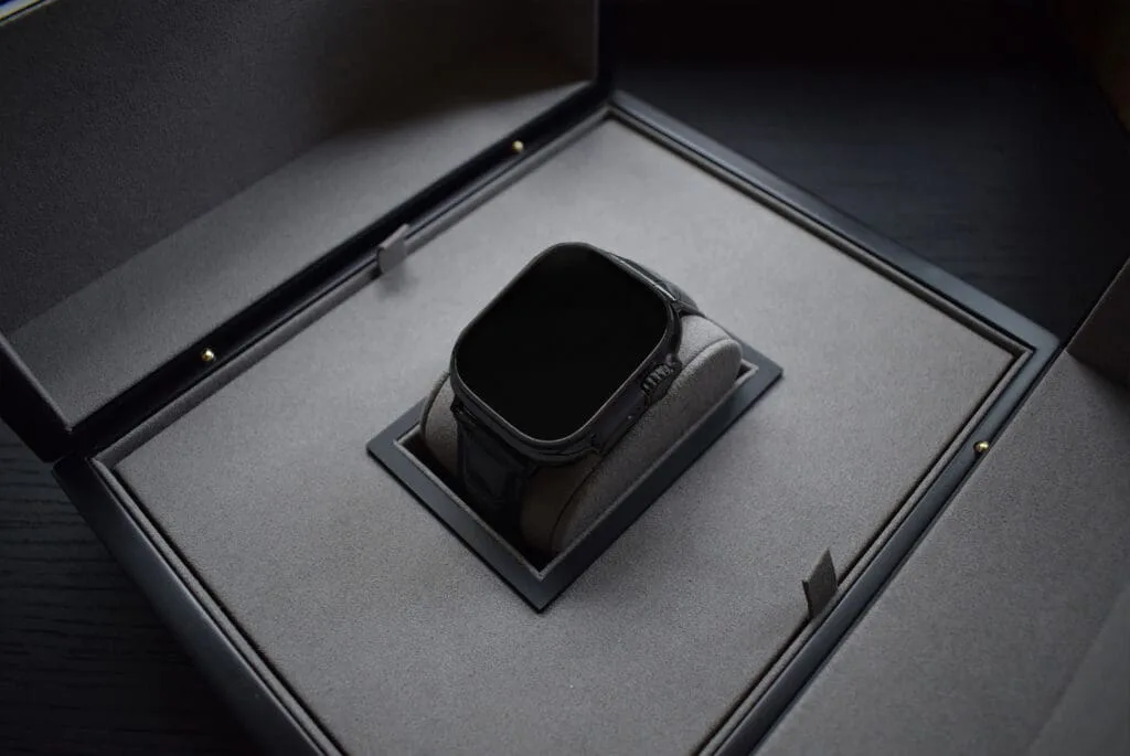 BLACK APPLE WATCH ULTRA 2 CROCODILE STRAP