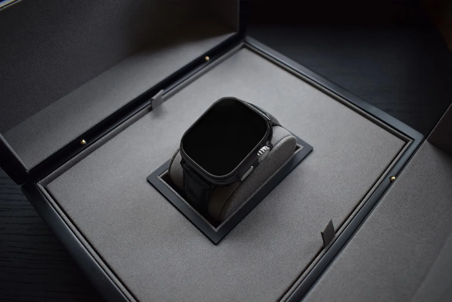 BLACK SILVER APPLE WATCH ULTRA 2 2
