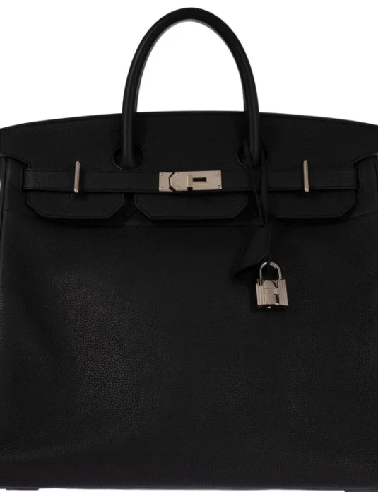 黑色 Togo 皮革 Birkin HAC 40cm 手提包，配钯金配件和挂锁，白色背景