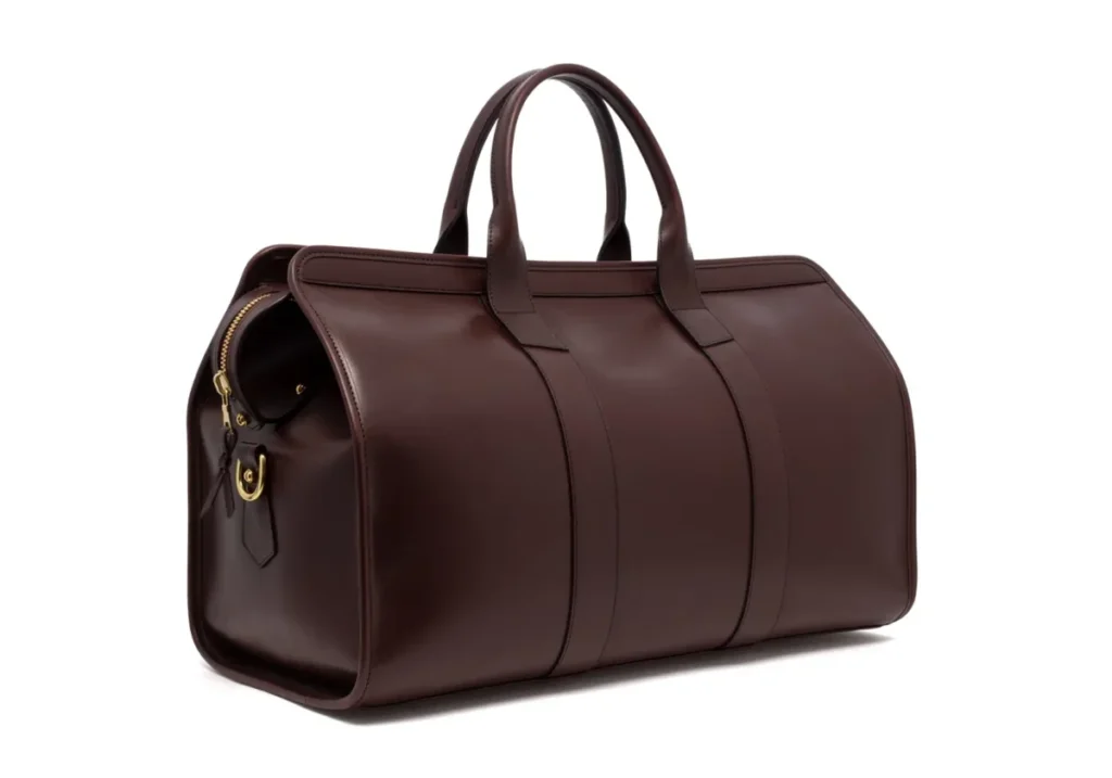 棕色皮革旅行包