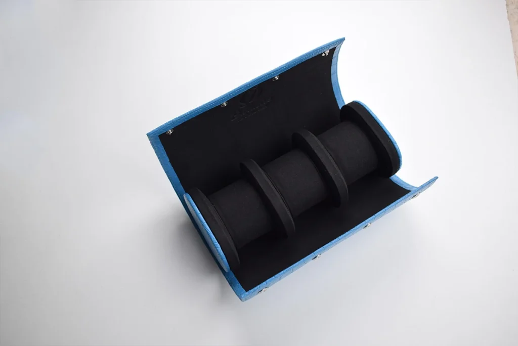 CUSTOM WATCH ROLL BLUE CROCODILE INSIDE BLACK