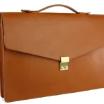 حقيبة جلدية كلاسيكية بلون الكونياك