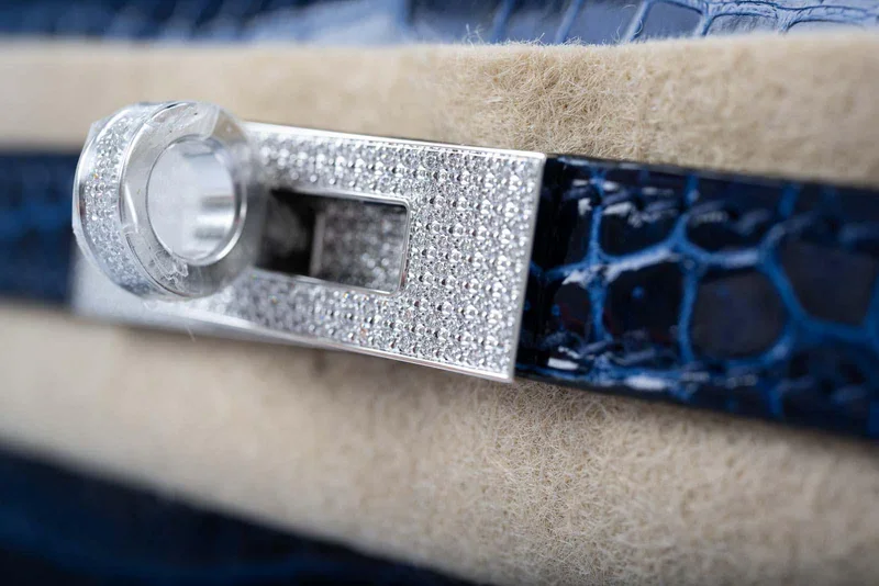 亮面鳄鱼皮深蓝色凯莉手提包，25厘米，镶钻