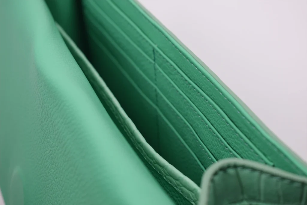 LIGHT GREEN CROCODILE CLUTCH INSIED