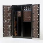 intérieur-du-coffre-fort-noir-grande-taille