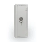 Coffre-fort de luxe blanc sur mesure avec porte ouverte révélant un intérieur en cuir cognac et des compartiments pour remontoir de montres