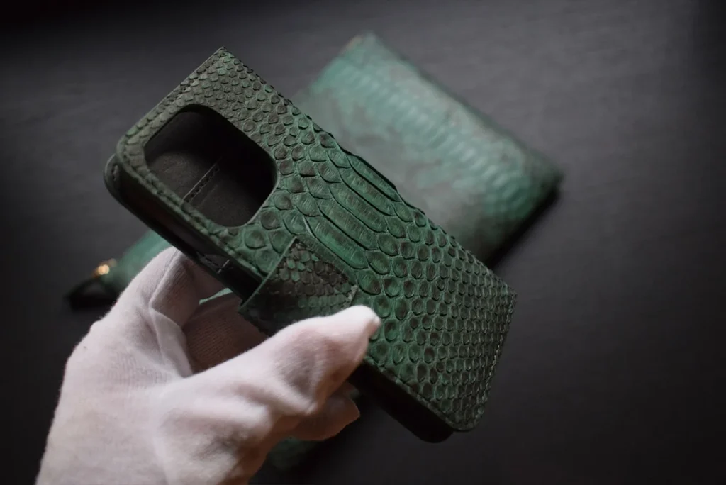 PYTHON FLIP PHONE CASE2