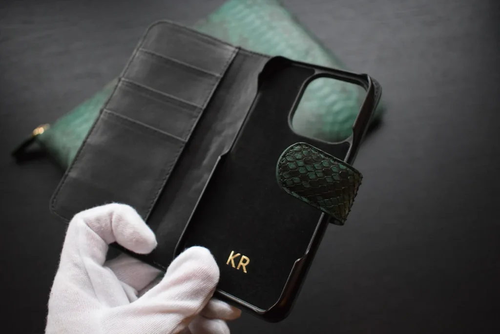 PYTHON PHONE FLIP CASE INSIDE