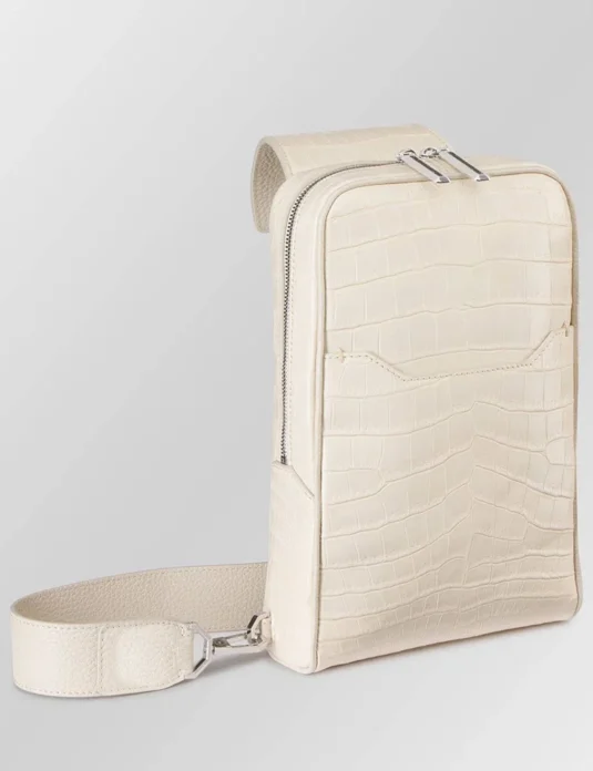 白色鳄鱼皮斜挎包，手工制作，奢华风格，配有可调节肩带