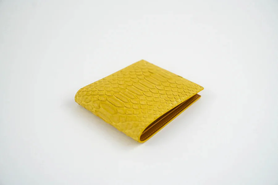 CARTERA DE PITÓN AMARILLA