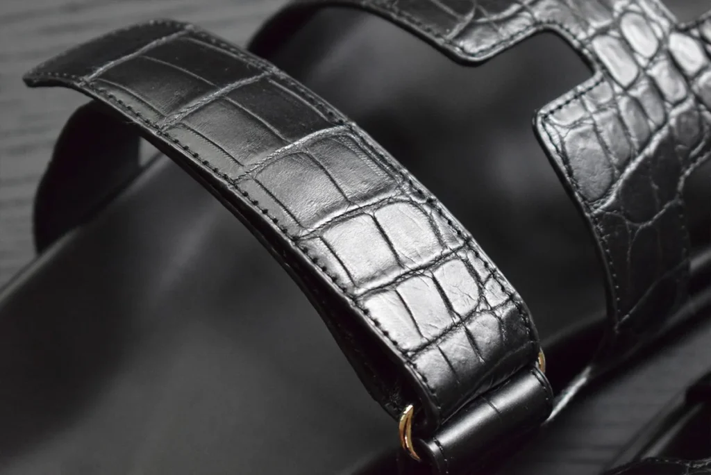 شبشب تمساح أسود 2