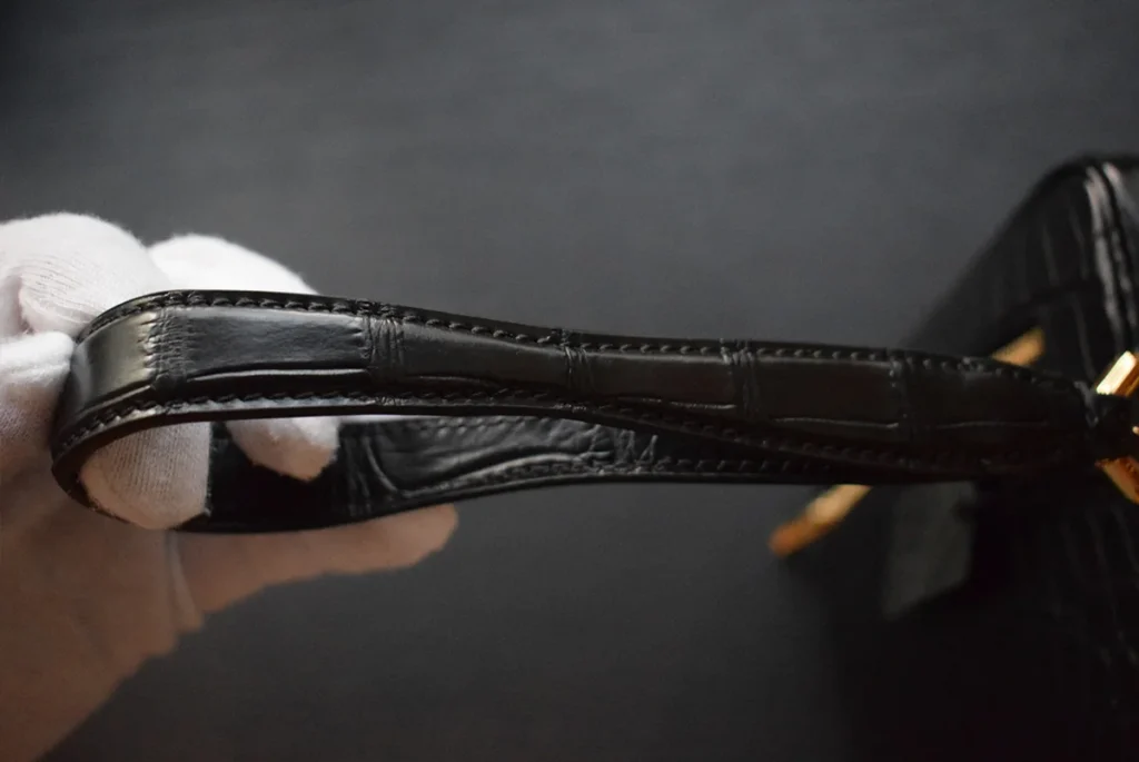 sangle de pochette homme crocodile noir