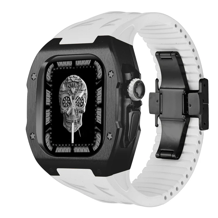 funda de titanio negro para apple watch ultra con correa blanca