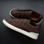 棕色绒面鳄鱼皮运动鞋三线缝合