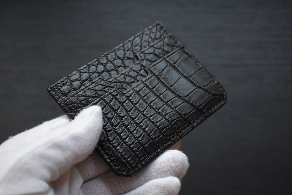 portatarjetas de cocodrilo