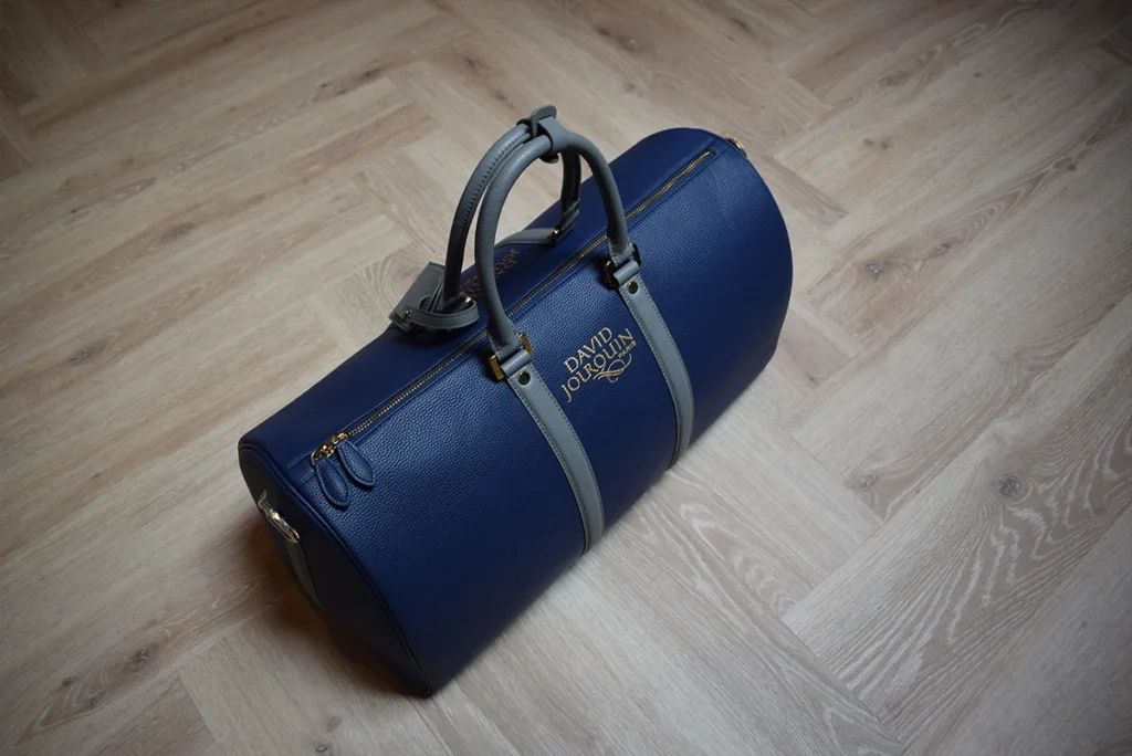 Borsone blu personalizzato con logo aziendale