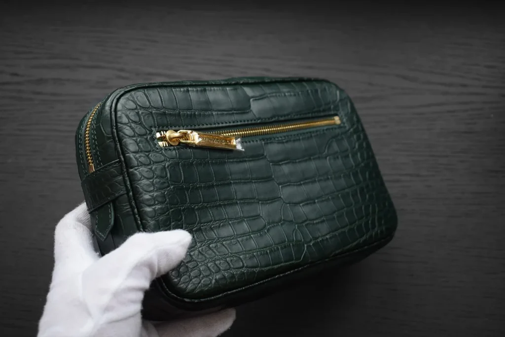 pochette crocodile vert copie
