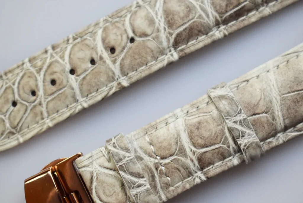 himalayan crocodile apple watch band rose butterfly clasp1