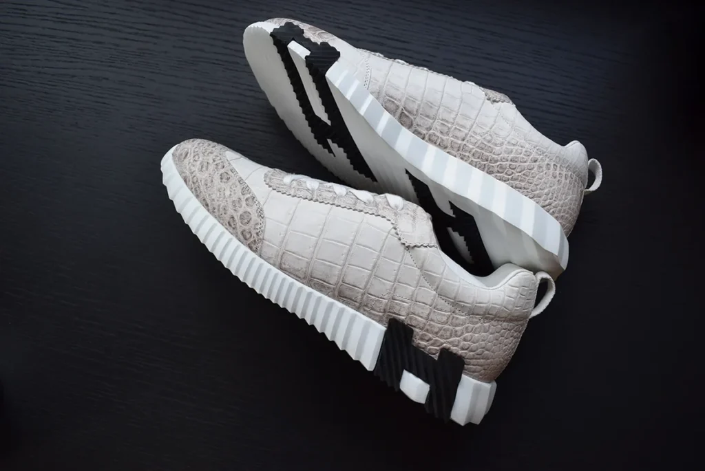 هيمالايا تمساح أحذية رياضية مرتدة خلفية كاملة 2