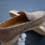 أحذية لوفر من جلد التمساح النبوك