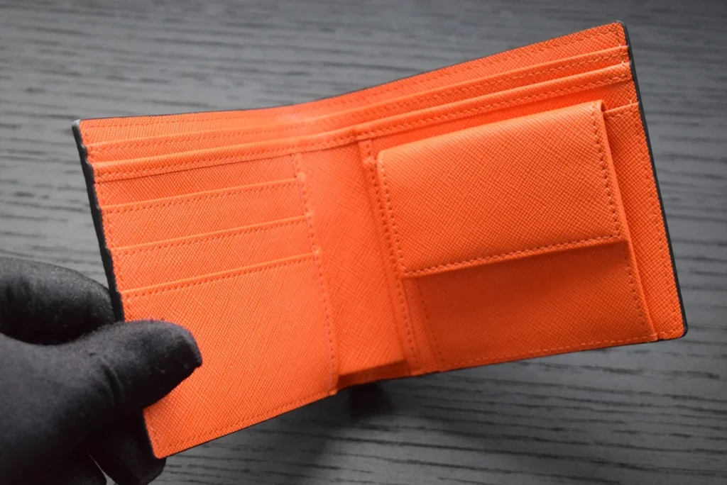 Interior de la cartera interior de saffiano naranja1