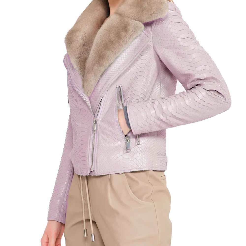 粉色蟒蛇纹女士外套