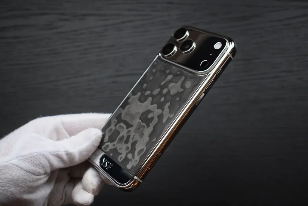 platin iphone 17 pro max carbon voll 1