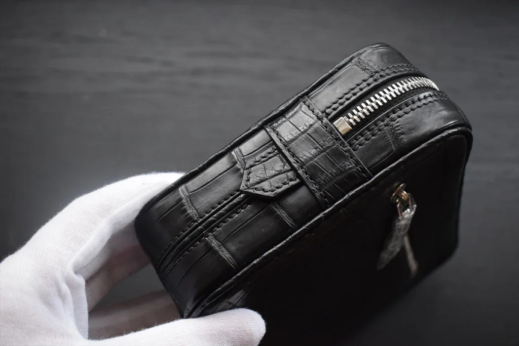 pochette crocodile latérale