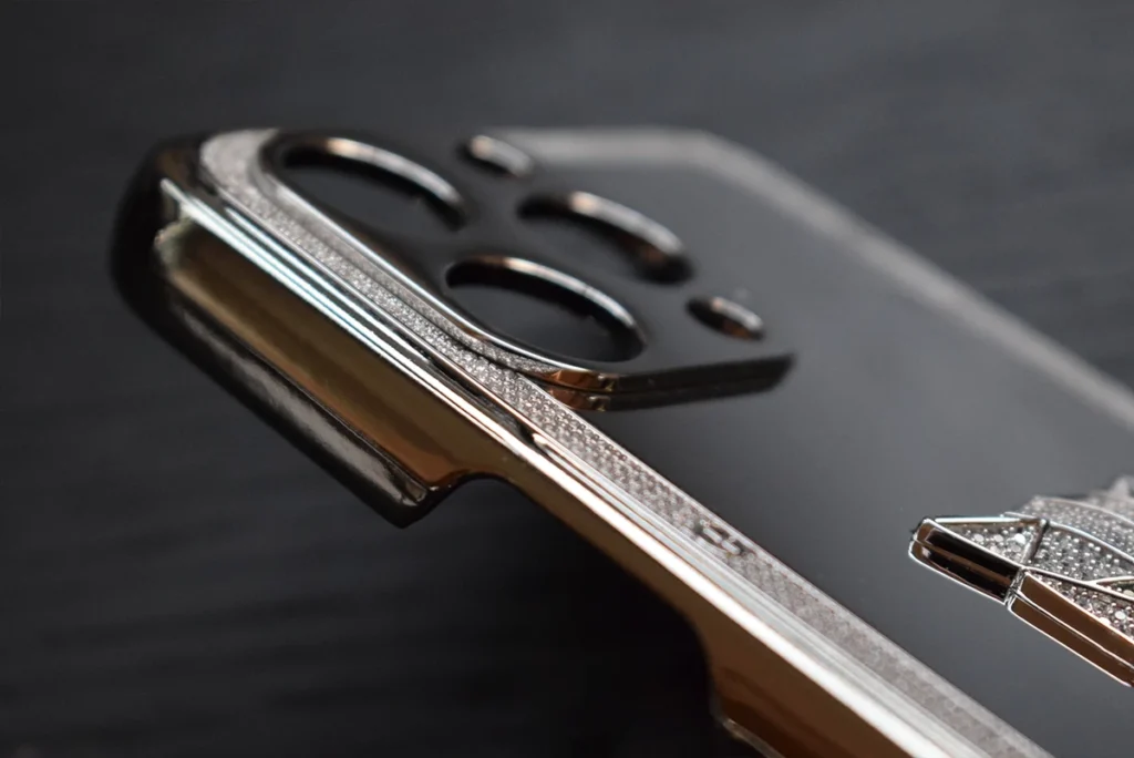 silver bumper case panther edition up close