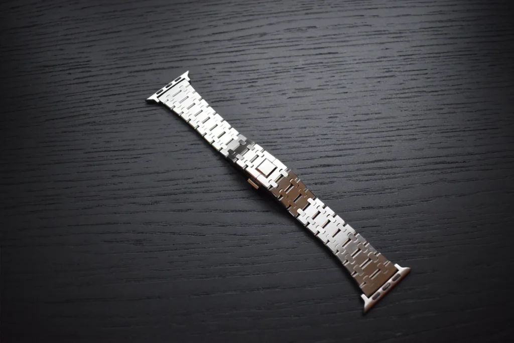 银色苹果手表表带 AP Style 22 近距离特写111