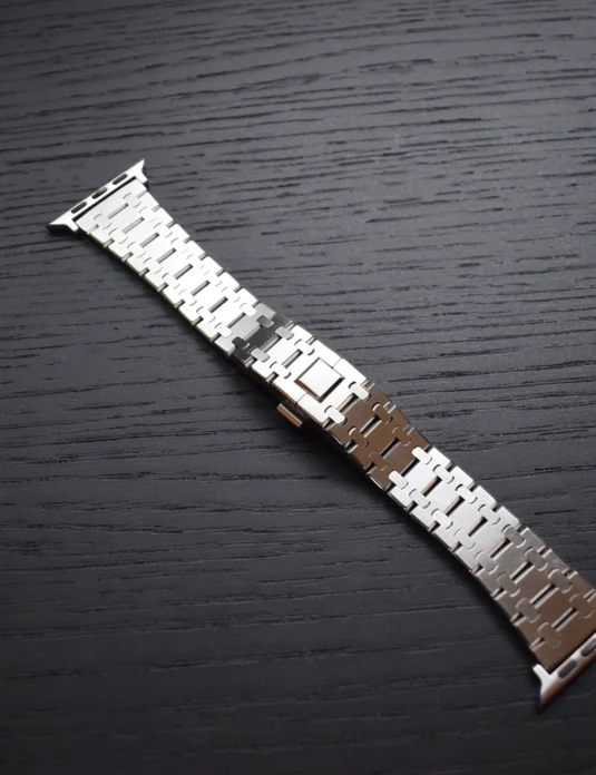 silver apple watch band ap